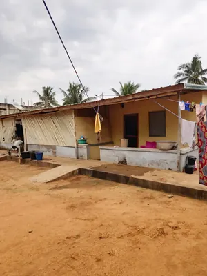Maison 2 pièces sur 1 lot en vente à Agoè Aŋomé – 60 millions FCFA — photo 1