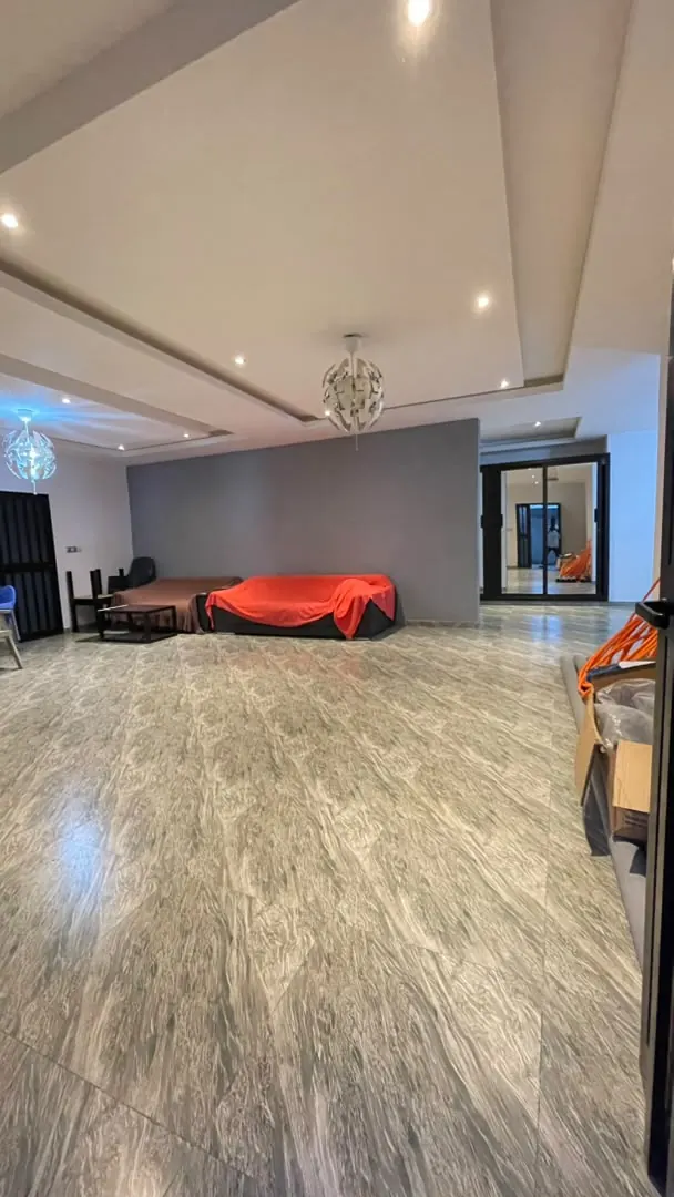 Villa duplex 5 chambres à louer à Dékon – 500 000 FCFA/mois