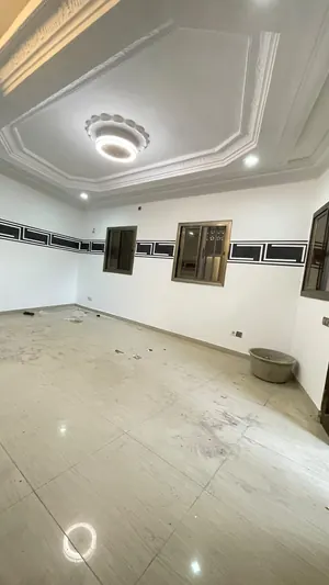 Location d'un appartement à Amadahomé Foyer des Jeunes, 2 pièces, rez-de-chaussée, cour unique – 90 000 FCFA/mois — photo 2