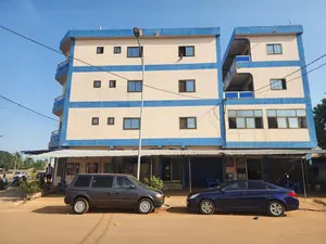 Hôtel 29 pièces en vente au bord du goudron à Adidogomé – 400 millions FCFA négociable — photo 2