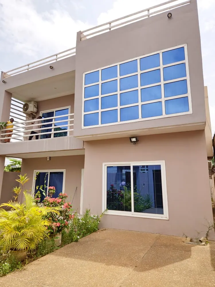 Villa duplex 6 chambres 300 m² en vente à Adidogomé Amadahomé bar visa – 85 millions FCFA