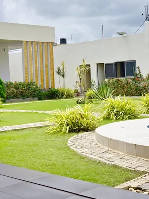 Vente d'une villa à Agoè Legbassito, 7 chambres, 1958 m², avec piscine et jardin, titre foncier personnel – 400 millions FCFA — photo 11