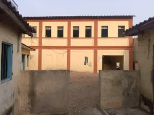Immeuble R+1 de 600 m² en vente au bord du goudron à Assigamé, Lomé – 650 millions FCFA — photo 1