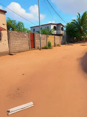 Villa duplex 5 chambres avec piscine à louer à Agbanlepedo près du goudron – 1 200 000 FCFA/mois