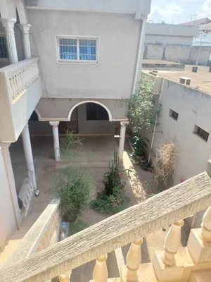 Villa duplex 9 chambres 300 m² à vendre à Agoè La Source, bordure de goudron – 105 millions FCFA