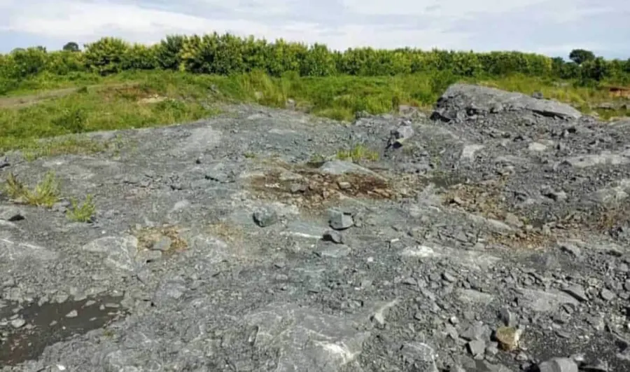 Carrière d'exploitation de roches à gravier sur 10 hectares en vente à Agbélouvé – 950 millions FCFA