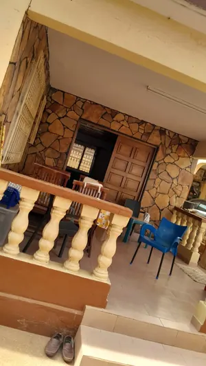 Villa 4 chambres en vente en angle de rue à Klikamé – 80 millions FCFA