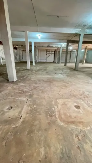 Entrepôt 400 m² en location dans la zone aéroportuaire à Lomé – 1 500 000 FCFA/mois