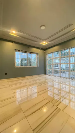 Terrain 1 lot clôturé et bâti 6 pièces en vente à Amadahomé (Hotel Stonia) – 45 millions FCFA — photo 4