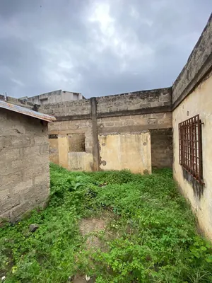 Villa duplex meublée 3 chambres à louer à Agoè Réserve proche du goudron – à partir de 700 000 FCFA