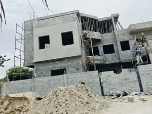 Villa duplex 5 chambres en vente à Agoè Anomé – 170 millions FCFA