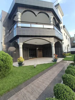 Villa duplex meublée 5 chambres à louer à Avénou Kouvahey, proche du goudron – 1 500 000 FCFA — photo 2