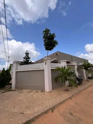 Villa meublée 2 chambres 251 m² à vendre à Adidogomé Cité Mokpokpo – 85 millions FCFA — photo 2