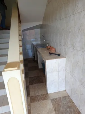 Immeuble R+3 à vendre sur la voie d'Agaza à Tokoin Séminaire, Lomé – 250 millions FCFA — photo 2