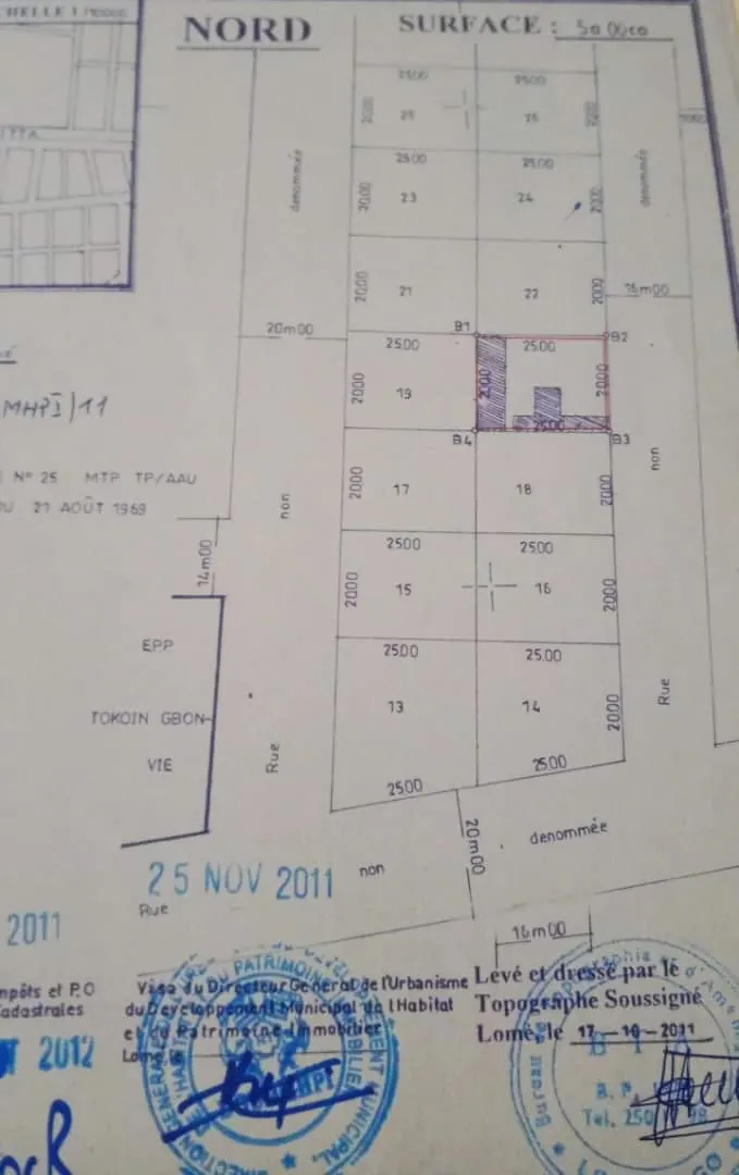 Vente d'une maison à Tokoin Gbonvié, proche du rond-point Trésor, 500 m² – 87 millions FCFA