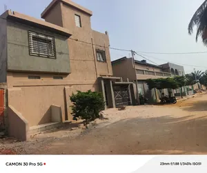 Résidence duplex 25 pièces sur 2 lots à vendre à Adidogomé Sagbado – 450 millions FCFA — photo 5