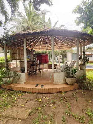 Vente d'une villa à Agoè Cacaveli, meublée avec piscine, 6 chambres sur 2 lots et demi – 350 millions FCFA — photo 4