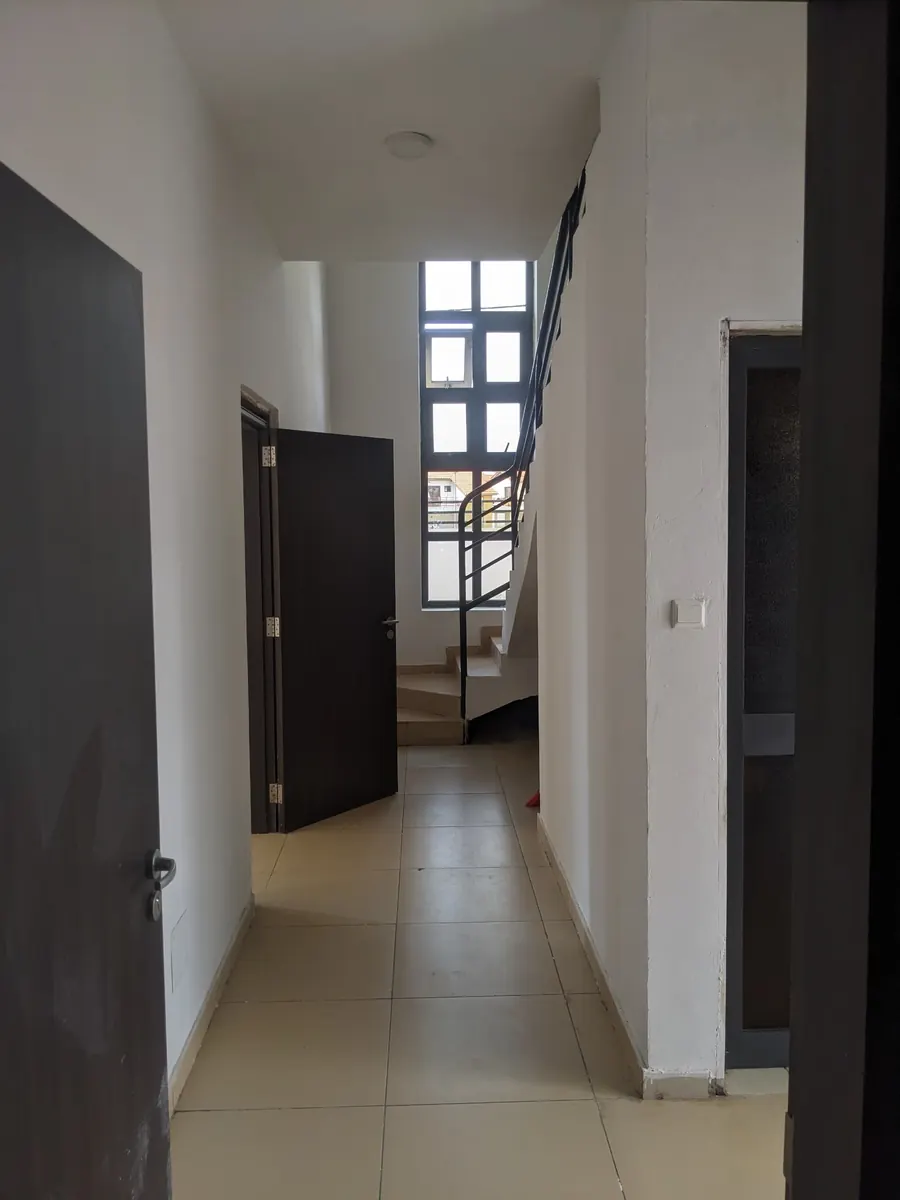 Villa 3 chambres R+1 en vente à Adidogomé Lankouvi sur 375 m² – 66 millions FCFA
