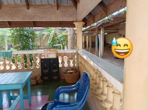Vente d'une maison à Agoè Minamadou, 5 chambres sur 1 lot (600 m²), face grande voie, 2 bâtiments + 2 boutiques – 70 millions FCFA — photo 3