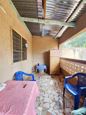 Vente d'une maison à Légbassito près du marché, 2 chambres + salon, à 100 m du goudron CEDEAO – 18 millions FCFA négociable — photo 6
