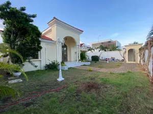 Villa duplex 4 chambres avec piscine et jardin à louer à la Cité Millenium – 1 500 000 FCFA — photo 2