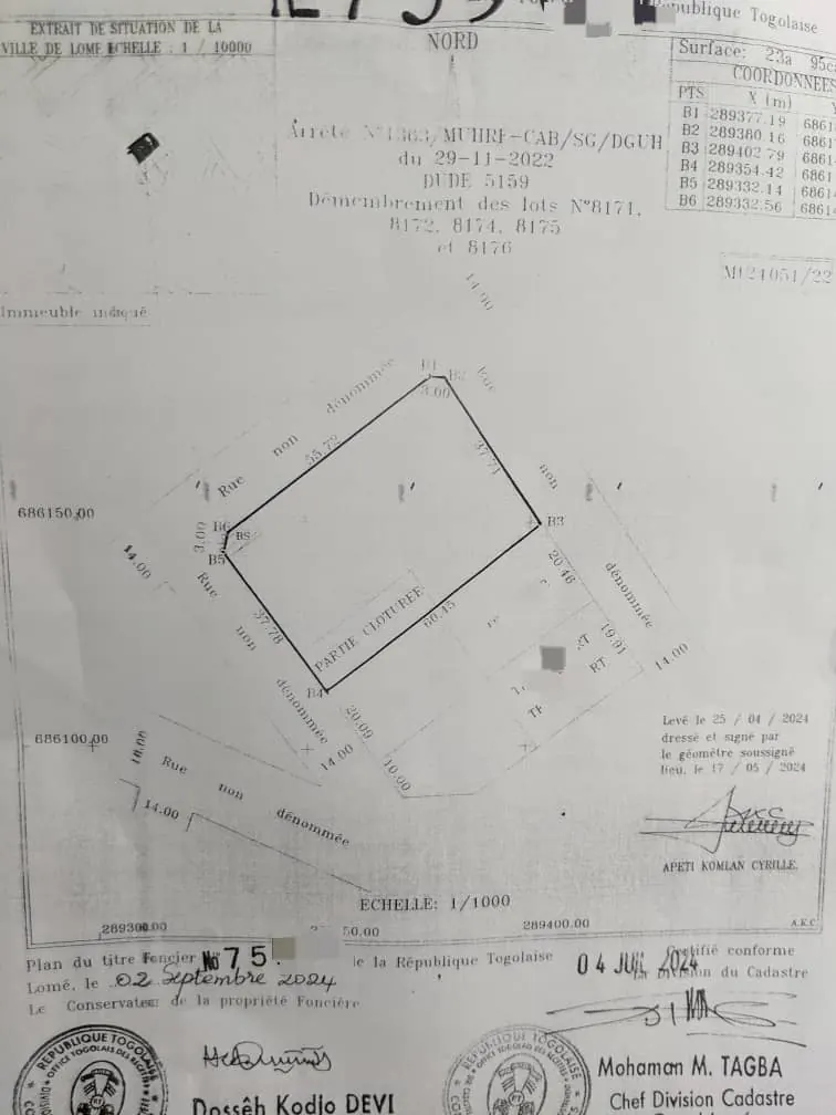 Terrain demi-lot de 300 m² en vente à Ségbé Franco Arabe – 9 millions FCFA