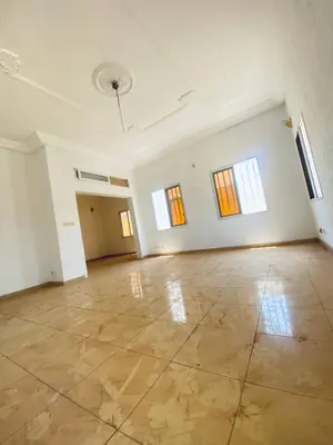 Location ou vente d'une villa à Kégué Somayaf, 5 chambres, angle de rue, à 50 m du goudron – 400 000 FCFA/mois ou 250 millions FCFA — photo 3