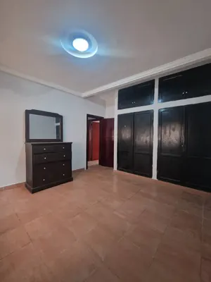 Location d'une villa basse à Forever, 4 chambres, avec jardin et dépendances – 500 000 FCFA négociable — photo 3