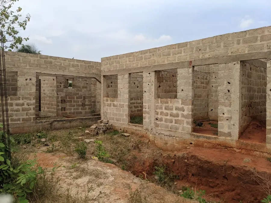 Maison 2 chambres en cours de finition à Djagblé Hlankopé – 6,5 millions FCFA