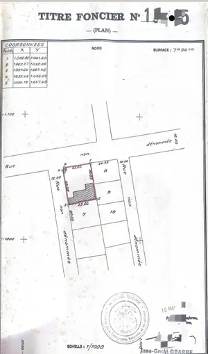 Immeuble R+1 avec boutiques en vente à Nukafou, angle de rue, 760 m² – 200 millions FCFA