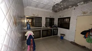 Villa 3 pièces en vente à Anfamé, derrière lycée Lomé Port – 80 millions FCFA