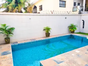 Villa triplex 4 chambres avec piscine en vente à Baguida – 280 millions FCFA — photo 5