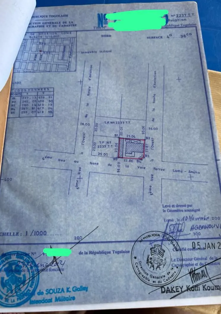 Villa basse 5 chambres en vente en angle de rue à Nukafu-Cerfer – 60 millions FCFA