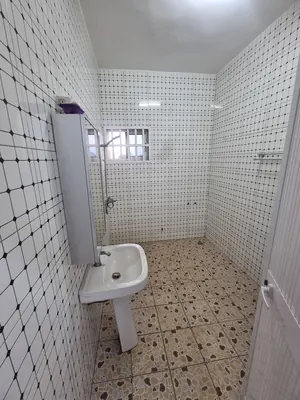 Vente d'une villa à Hountigomé, angle de rue, R+2, 447 m², proche du goudron – 250 millions FCFA — photo 14
