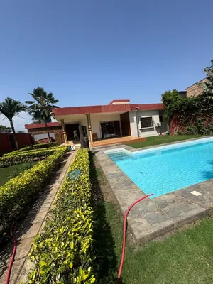 Location d'une villa à Tokoin Tako, 3 chambres + dépendance, avec piscine et jardin, à 50 m du goudron – 1 000 000 FCFA/mois — photo 9