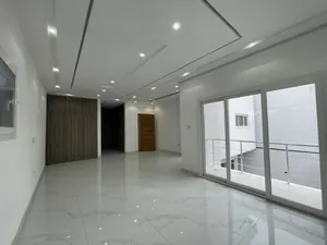 Villa duplex 5 chambres avec piscine à louer à Agbanlepedo proche du goudron – 1 200 000 FCFA/mois