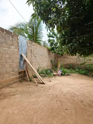 Demi-lot bâti 2 chambres en vente à 150m du goudron à Légbassito Avinato – 15 millions FCFA — photo 6