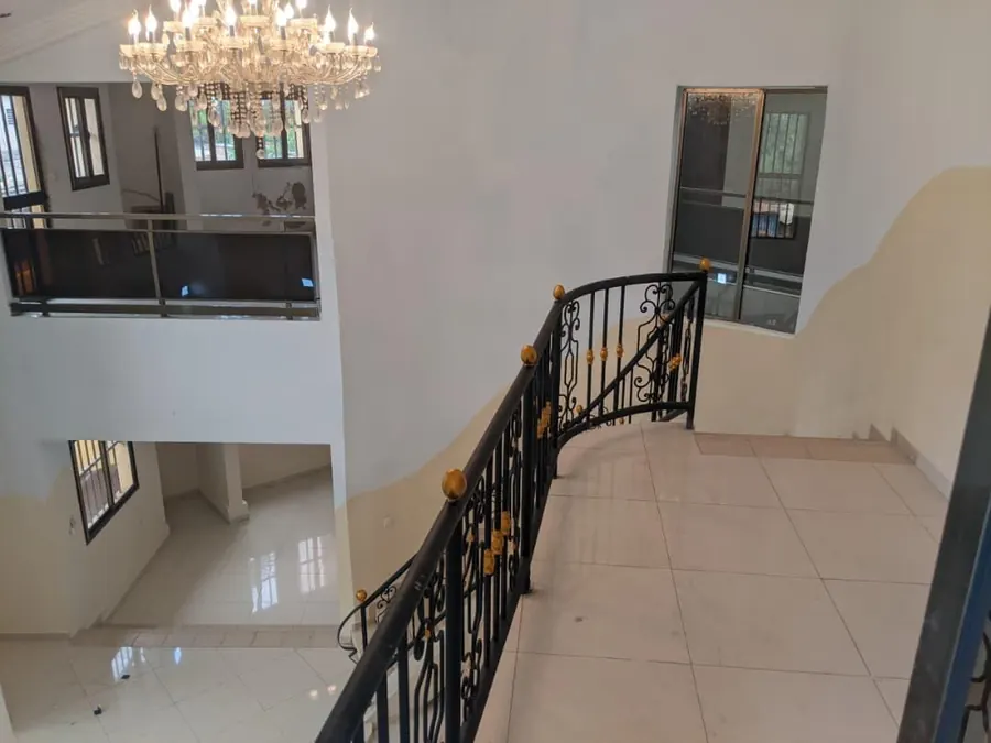 Villa duplex avec jardin à louer à Tokoin Hôpital, Lomé – 600 000 FCFA/mois