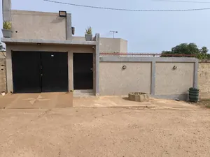 Vente d'une villa basse à Agoè Legbassito Ahonkpoe, 3 chambres, 304 m², nouvelle construction, 2 dépendances – 35 millions FCFA — photo 9
