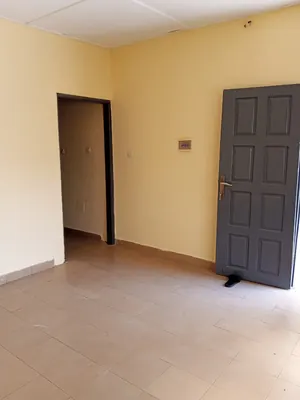Location d'une maison à Sanguéra, chambre salon avec cuisine interne, terrasse, garage – 40 000 FCFA/mois — photo 1