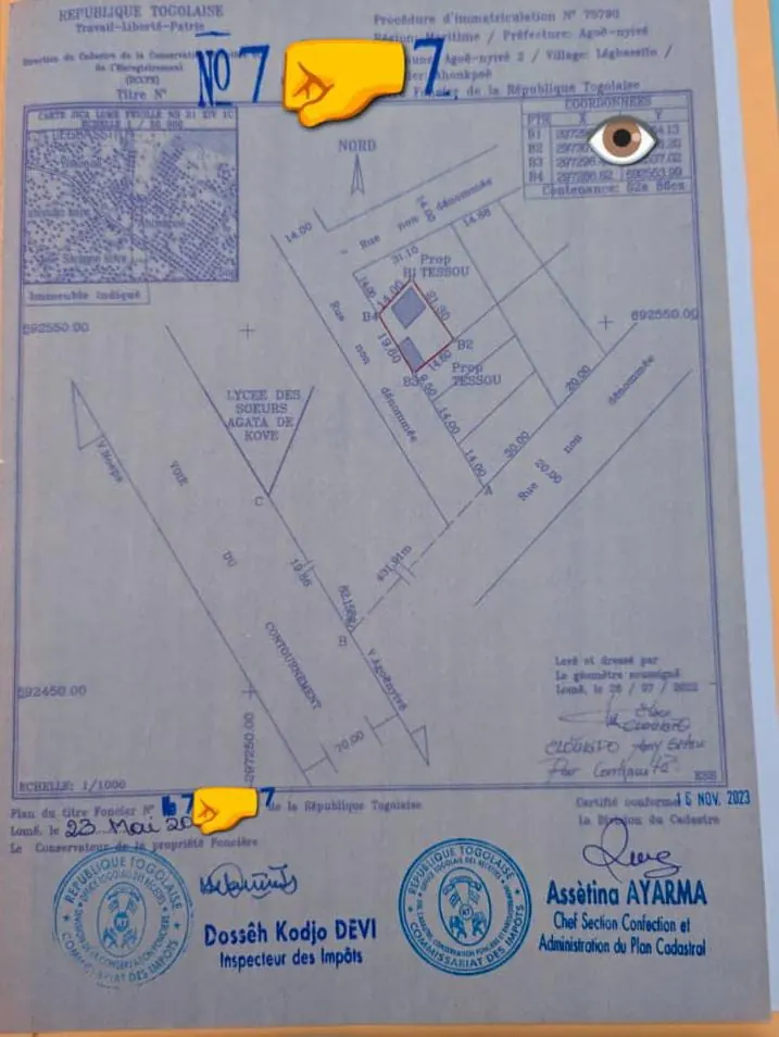 3 boutiques sur 1/4 de lot en vente à Sogbossito – 12,5 millions FCFA