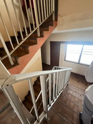Vente d'une maison à La Paix (bord de plage), duplex, 6 chambres, angle de rue, bord du goudron – 270 millions FCFA — photo 4