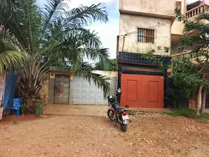 Vente d'une maison à Sogbossito, 2 chambres avec boutique – 24 millions FCFA — photo 3