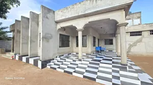 Villa 4 chambres en vente à Zanguera Klemé – 65 millions FCFA — photo 4