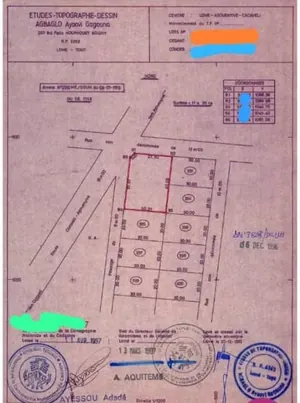 Terrain 1200 m² en vente en angle de rue à Agoè Cacaveli – 140 millions FCFA