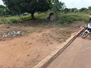 Terrain 2273 m² en vente à Aképédo Monou, angle de rue sur le boulevard Lomé-Kpalimé – prix au lot à confirmer — photo 3