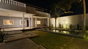 Villa 5 chambres à vendre à Tokoin Casablanca, 690 m² avec piscine et garage – 290 millions FCFA — photo 2