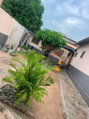Maison 2 chambres sur demi lot à vendre à Adidogomé Boukarou – 32 millions FCFA — photo 4