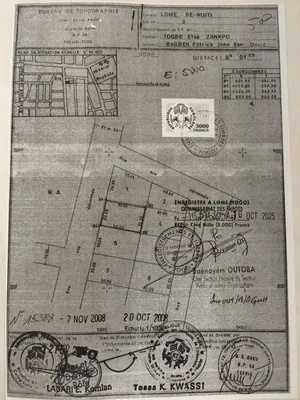 Terrain avec villa en vente à Tokoin Novissi, Lomé – 85 millions FCFA