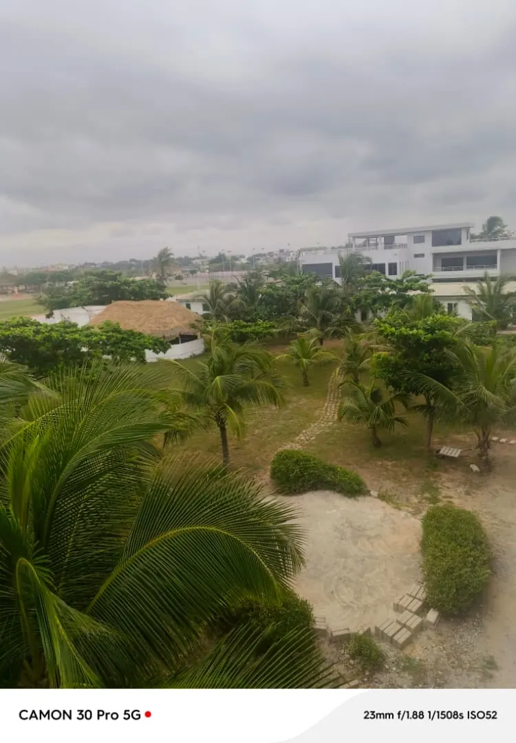 Terrain 4 lots et 1/4 en vente à Avepozo côté plage – 25 millions FCFA